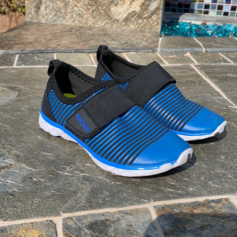 GlobTouch kids water shoes